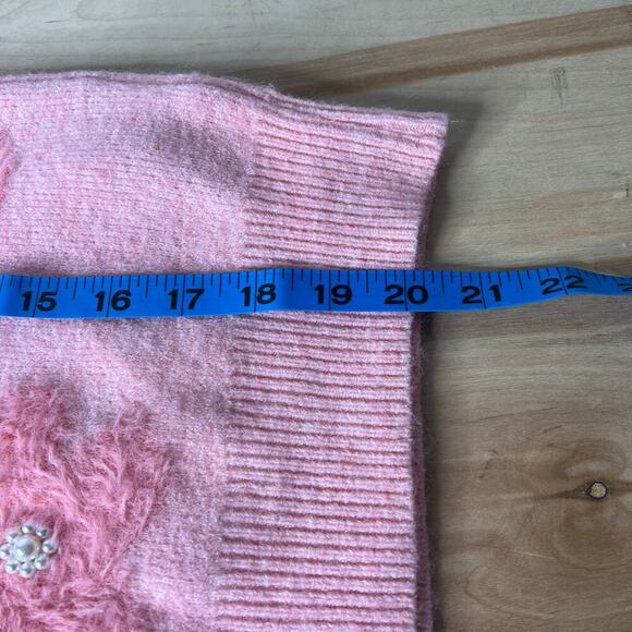Nanette Lepore Soft Pink Fuzzy Flower & Pearl Crew Neck Sweater Size Small - Picture 10 of 11